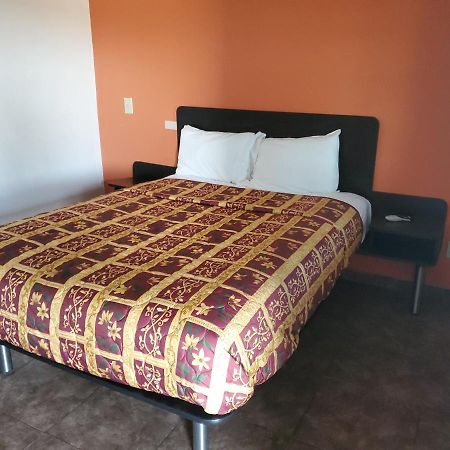 הספריה High Desert Inn מראה חיצוני תמונה