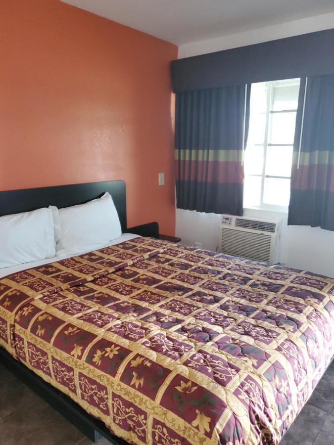 הספריה High Desert Inn מראה חיצוני תמונה