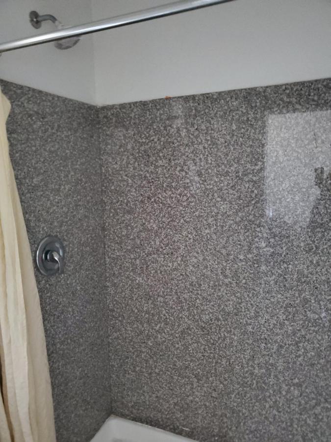 הספריה High Desert Inn מראה חיצוני תמונה